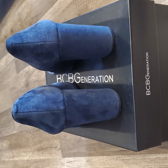 BCBG suede block heels - Picture 3 of 4